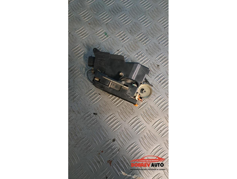 Предна лява брава за Mercedes Vito W639