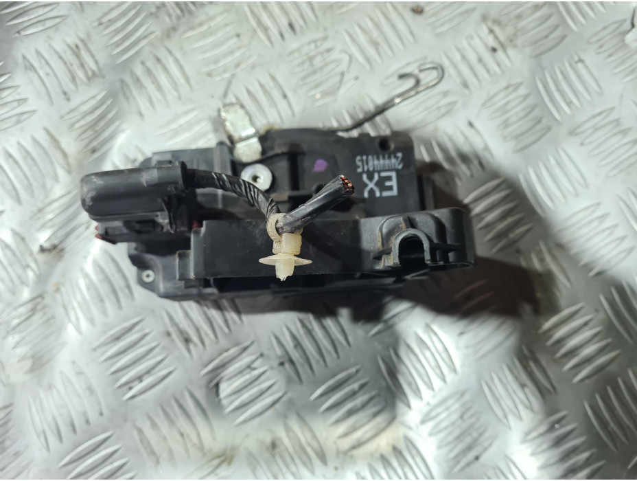 Предна лява брава за Opel Zafira A 2.2 i 147 к.с.