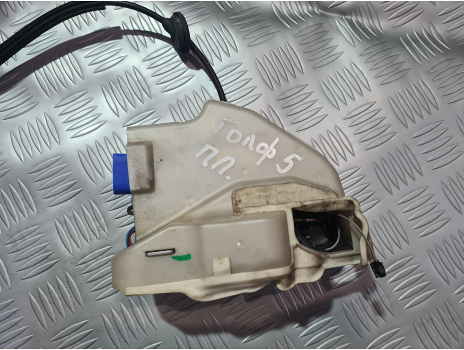 Предна лява брава за Volkswagen Golf 5 - Десен волан