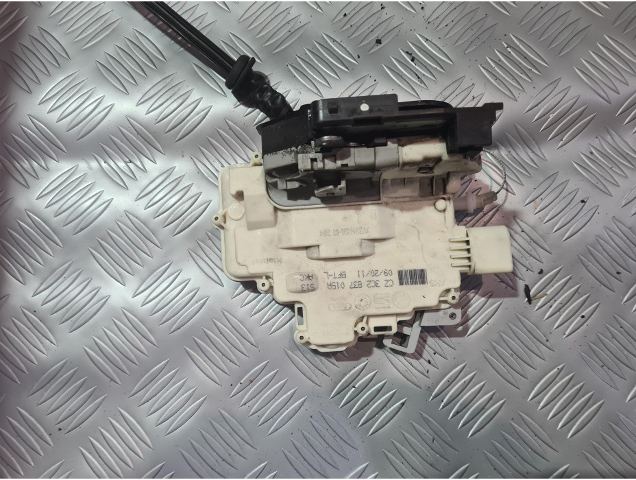 Предна лява брава за Фолксваген Пасат Б7 / VW Passat B7 2.0 TDI Предна лява брава за Фолксваген Пасат Б7 / VW Passat B7 2.0 TDI