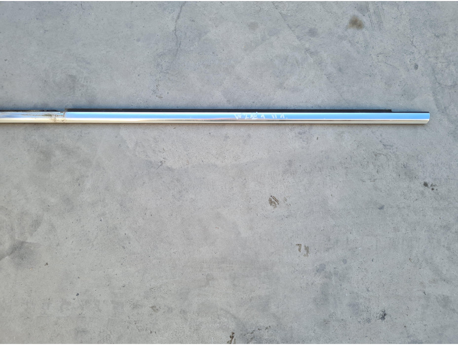 Предна лява водобранна лайсна за Mercedes S320 CDI W221