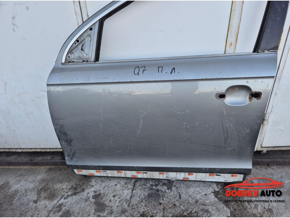 Предна лява врата за Audi Q7 4L - има забележки Предна лява врата за Audi Q7 4L - има забележки