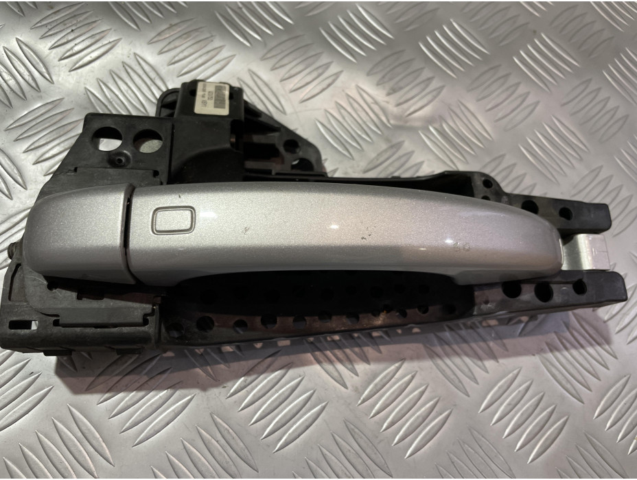 Предна лява външна дръжка за Audi A4 B8 - Десен волан