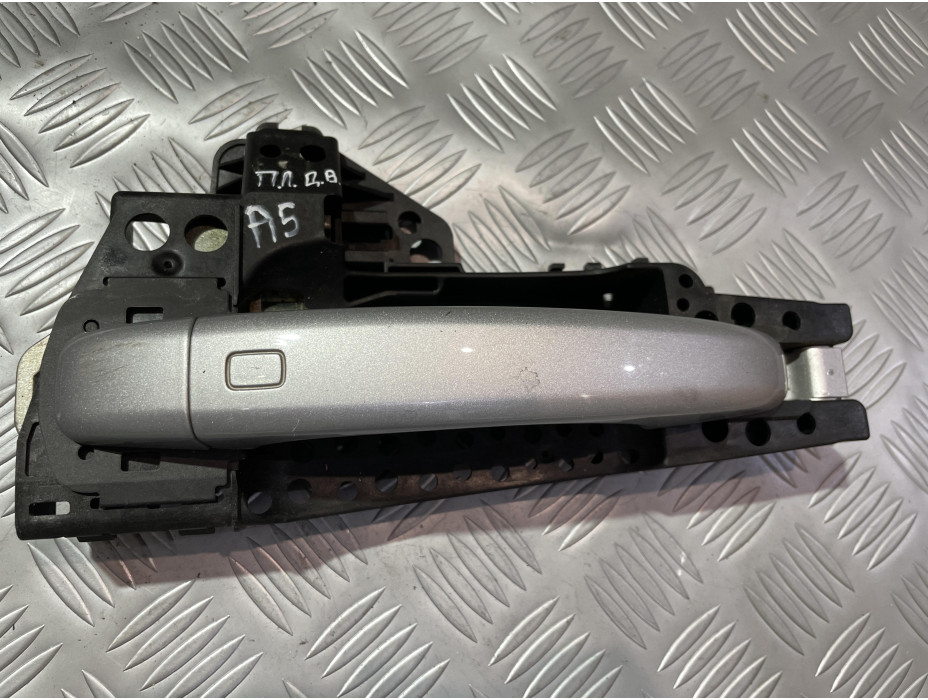 Предна лява външна дръжка за Audi A5 8T - Десен волан