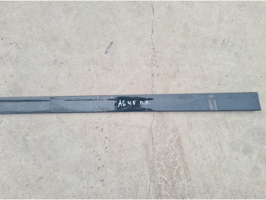 Предна лява външна лайсна за Audi A6 C6 2.7 TDI Quattro