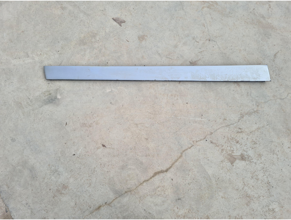 Предна лява външна лайсна за Audi A6 C6 3.2 FSI Quattro