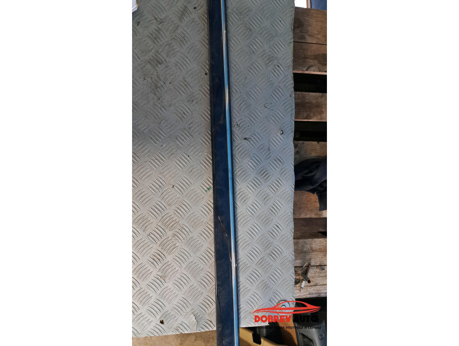 Предна лява външна лайсна за Mercedes C 350 W203