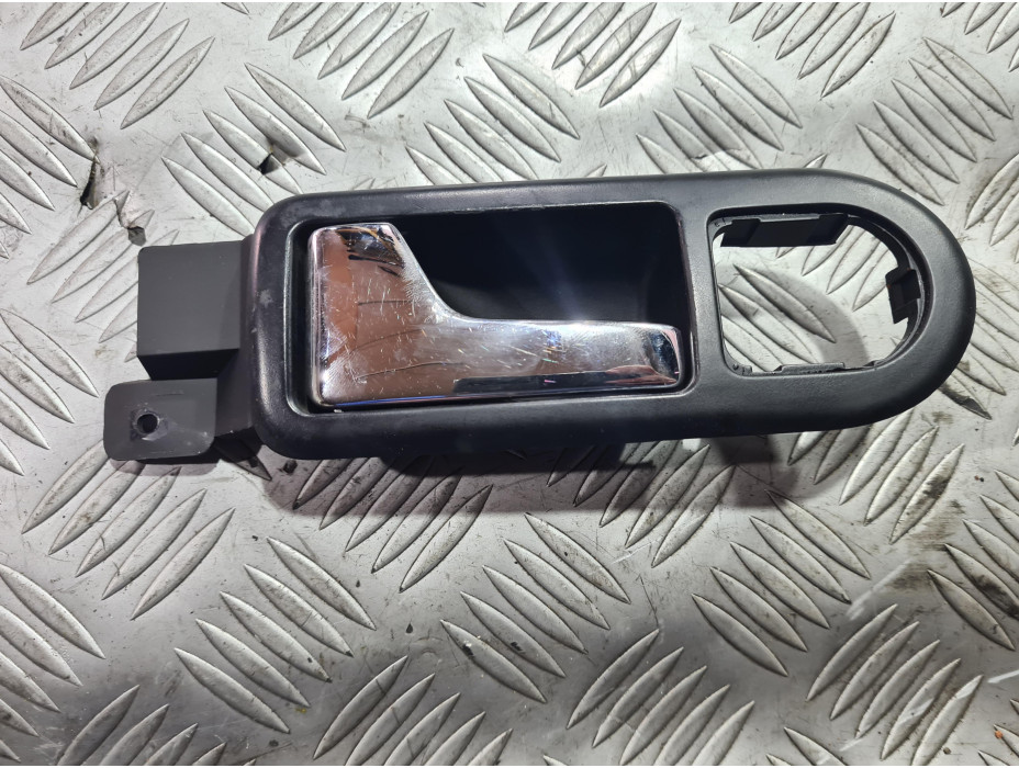 Предна лява вътрешна дръжка за VW Passat B5 2.5 TDI