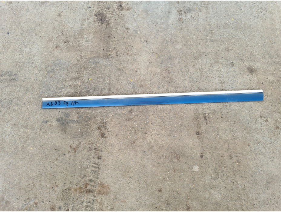 Предна лява горна лайсна за Audi A8 D3 Предна лява горна лайсна за Audi A8 D3