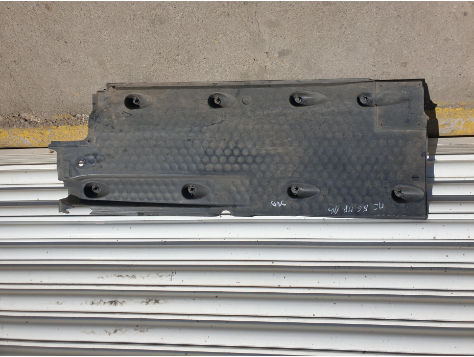 Предна лява кора под купе за VW Passat B6 2.0 TDI