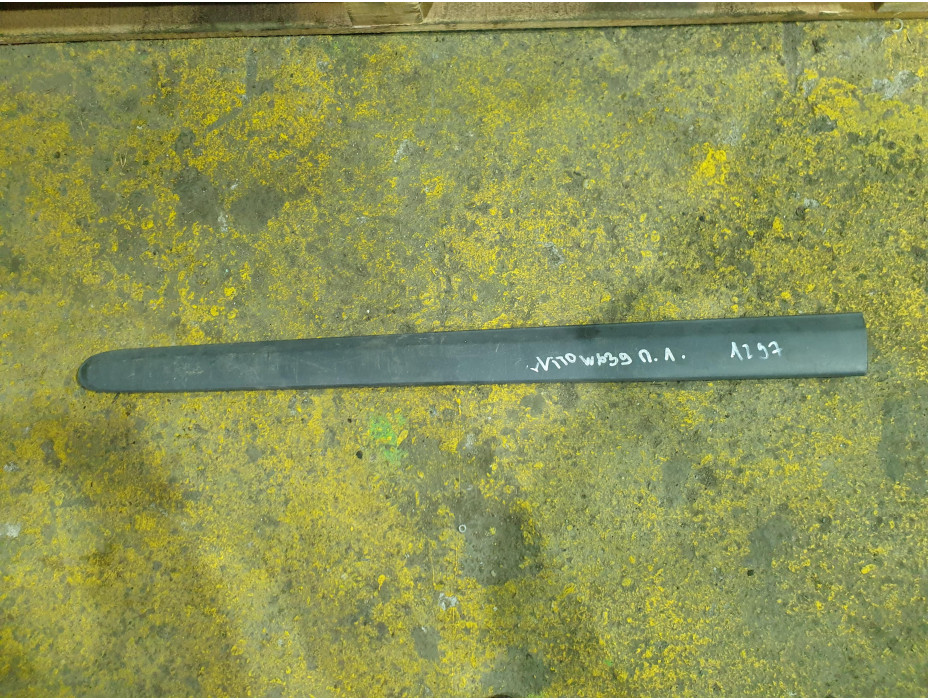 Предна лява лайсна за Мерцедес Вито W639 / Mercedes Vito W639