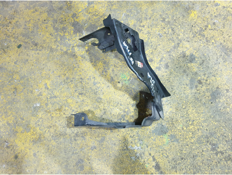 Предна лява маска за Мерцедес Е 320 комби / Mercedes E 320 W211 Предна лява маска за Мерцедес Е 320 комби / Mercedes E 320 W211