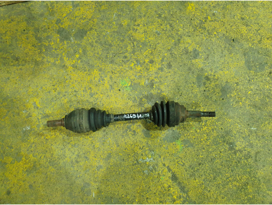 Предна лява полуоска за Опел Астра Г 2.2и Автомат / Opel Astra G 2.2i Automat