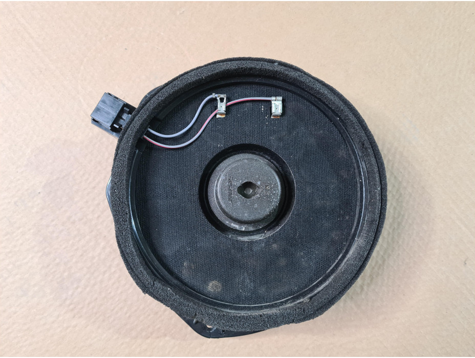 Предна лява тонколона Bose за Audi A8 D3 4.0tdi Предна лява тонколона Bose за Audi A8 D3 4.0tdi