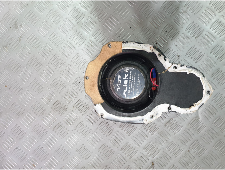 Предна лява тонколона за VW Passat B6 2.0 TDI Предна лява тонколона за VW Passat B6 2.0 TDI