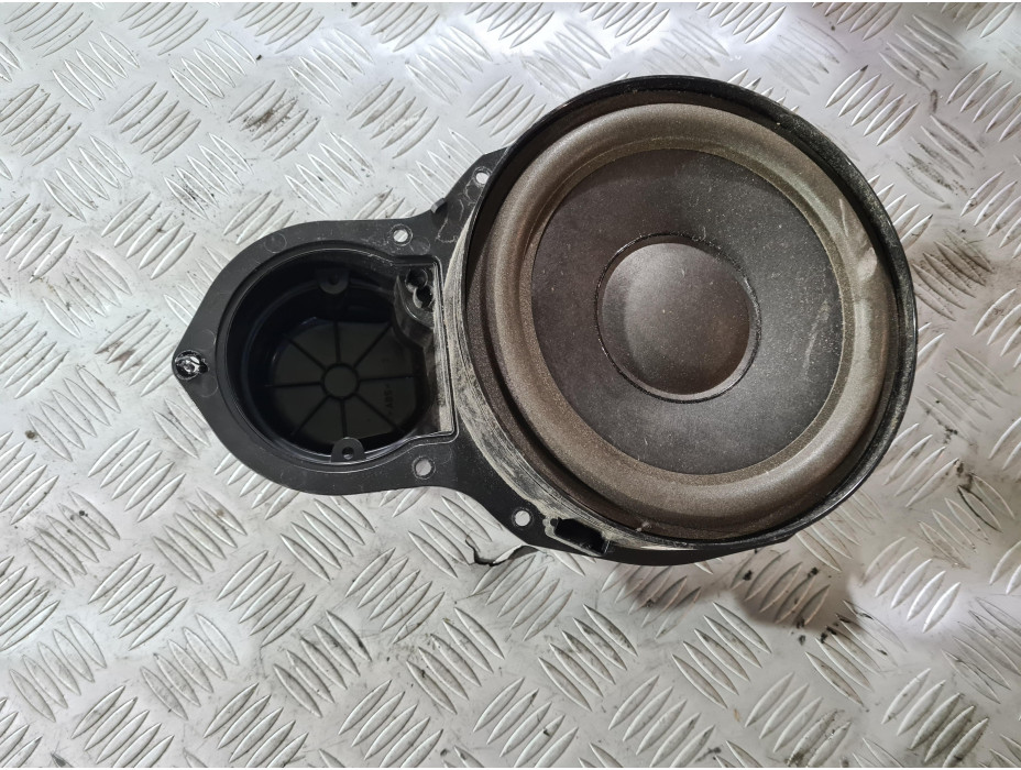 Предна лява тонколона за VW Passat B6 2.0 TDI ВМР Предна лява тонколона за VW Passat B6 2.0 TDI ВМР