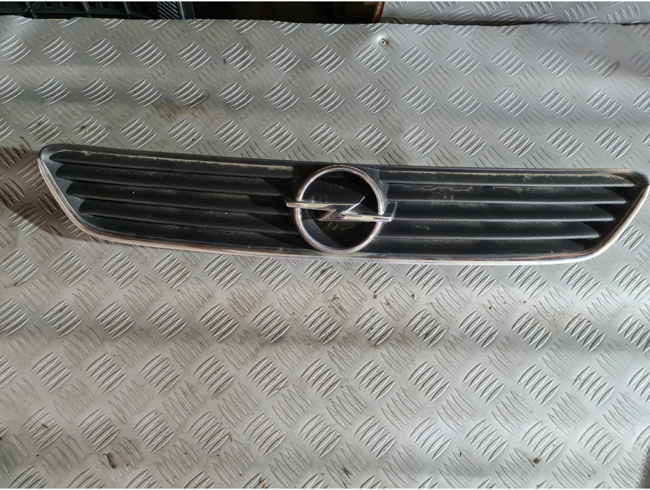 Предна решетка за Opel Astra G 2.0 DTI