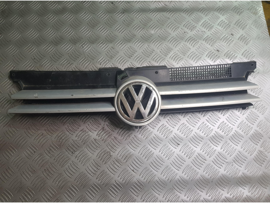 Предна решетка за Volkswagen Golf 5