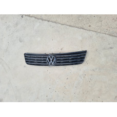 Предна решетка за VW Passat B5 2.5 TDI Предна решетка за VW Passat B5 2.5 TDI