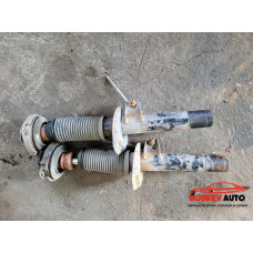 Предни амортисьори (с нови тампони) за VW Golf V 2.0 TDI 4 motion Предни амортисьори (с нови тампони) за VW Golf V 2.0 TDI 4 motion