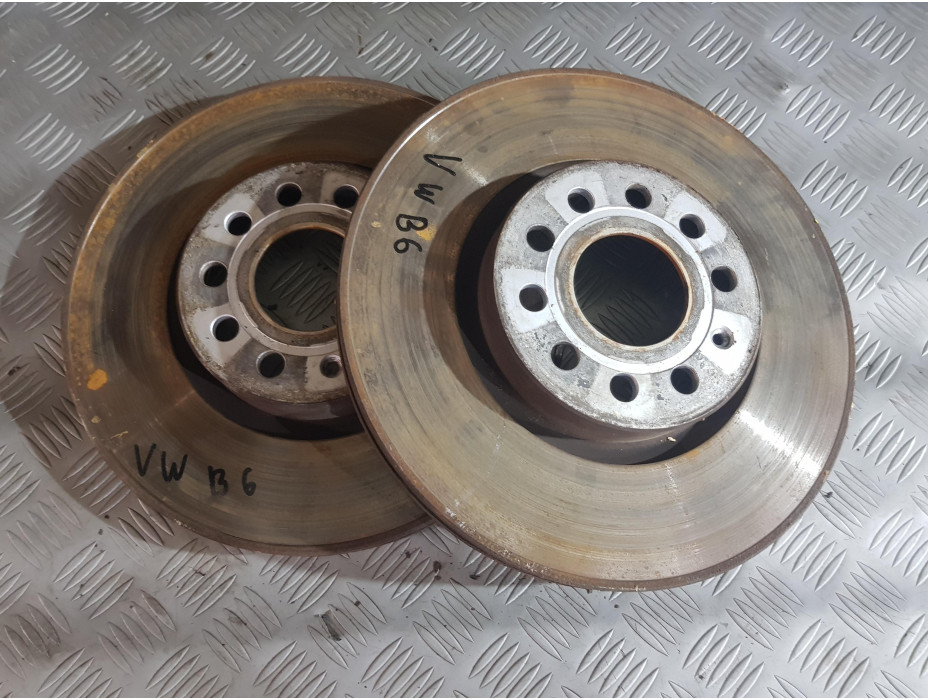 Предни дискове за VW Passat B6 2.0 TDI Предни дискове за VW Passat B6 2.0 TDI