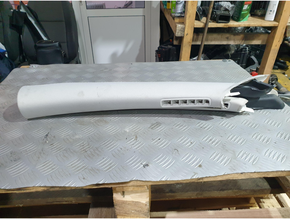 Предни кори за колонки за Фолксваген Пасат Б7 / VW Passat B7 2.0 TDI