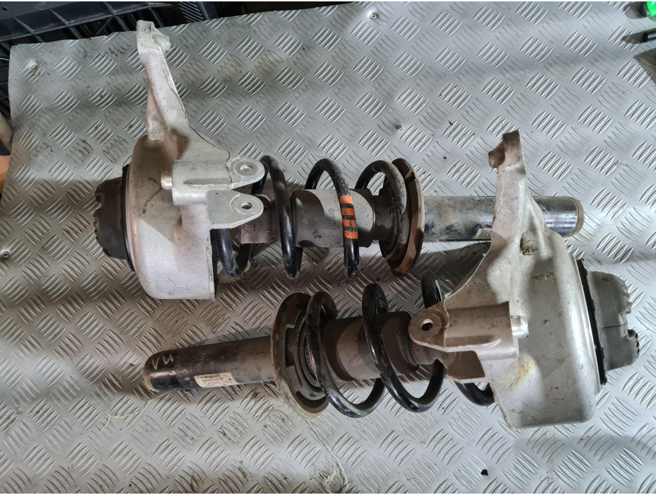 Предни макферсони за Audi A4 B8 Sedan Предни макферсони за Audi A4 B8 Sedan