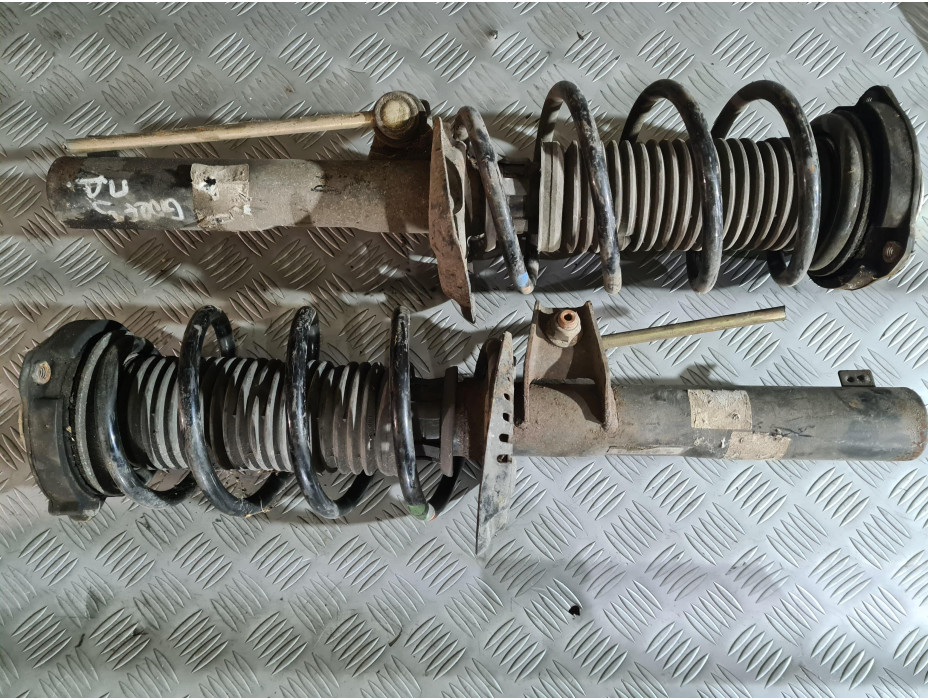 Предни макферсони за VW Golf 5 1.6 FSI