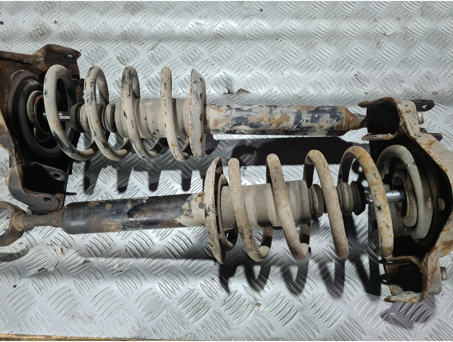 Предни макферсони за VW Passat B5 2.5 TDI