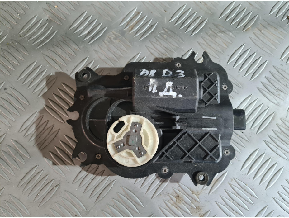 Предно дясно моторче за брави вакуум за Audi A8 D3 Предно дясно моторче за брави вакуум за Audi A8 D3