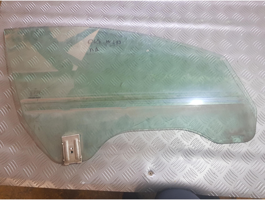 Предно дясно стъкло за Mercedes CLS W219