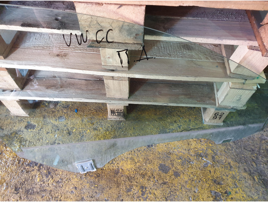 Предно дясно стъкло за VW Passat CC 2.0TSI