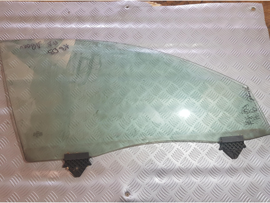 Предно дясно стъкло за Ауди А8 Д3 / Audi A8 D3.