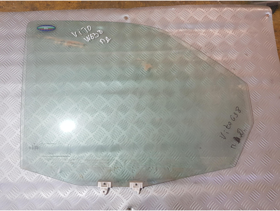 Предно дясно стъкло за Мерцедес Вито W638 / Mercedes Vito W638