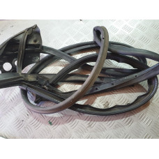 Предно дясно уплътнение за врата за Ауди А5 8Т 2.7TDI Предно дясно уплътнение за врата за Ауди А5 8Т 2.7TDI