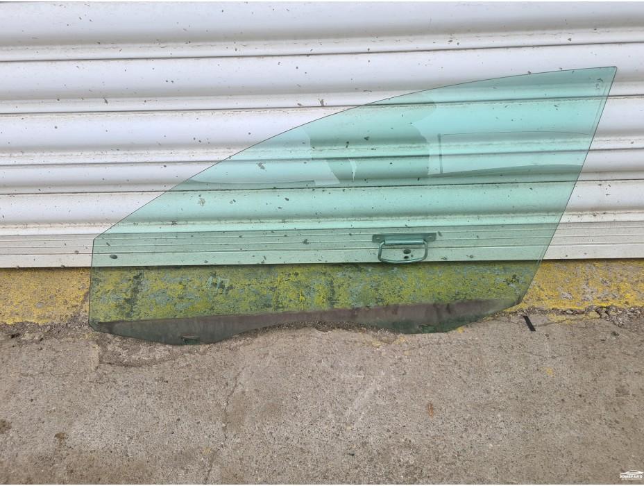 Предно ляво стъкло за VW Passat B6 2.0 TDI Предно ляво стъкло за VW Passat B6 2.0 TDI