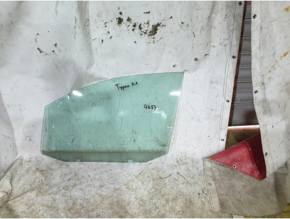 Предно ляво стъкло за VW Touran 1.9 TDI