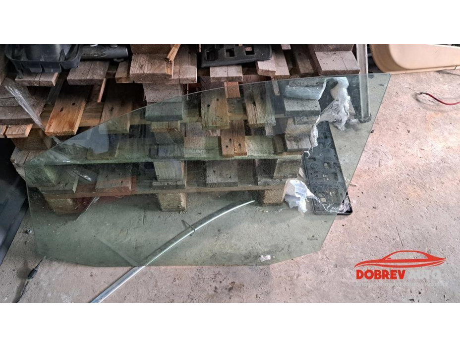 Предно ляво стъкло за VW Touran 2.0 FSI