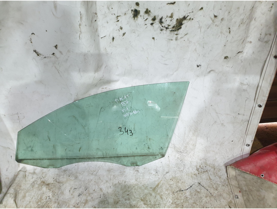 Предно ляво стъкло за Фолксваген Пасат Б7 / VW Passat B7 2.0 TDI Предно ляво стъкло за Фолксваген Пасат Б7 / VW Passat B7 2.0 TDI