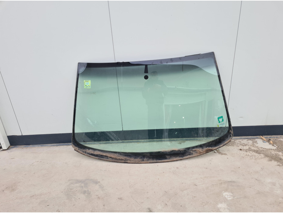 Предно стъкло за Audi A6 C5 2.4 i Automat Sedan Предно стъкло за Audi A6 C5 2.4 i Automat Sedan