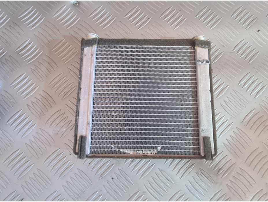 Радиатор за парно за Audi A8 D3 4.2i Long Радиатор за парно за Audi A8 D3 4.2i Long