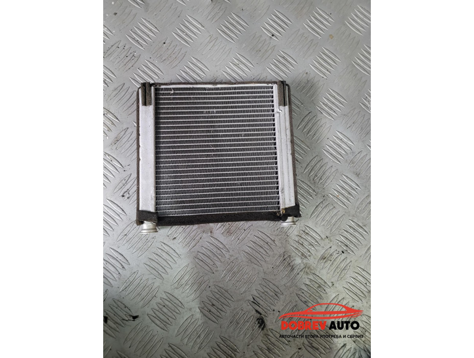 Радиатор парно за Audi A8 D3 Радиатор парно за Audi A8 D3