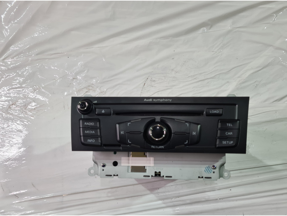 Радио за Ауди А4 Б8 / Audi A4 B8 2.0 TDI комби