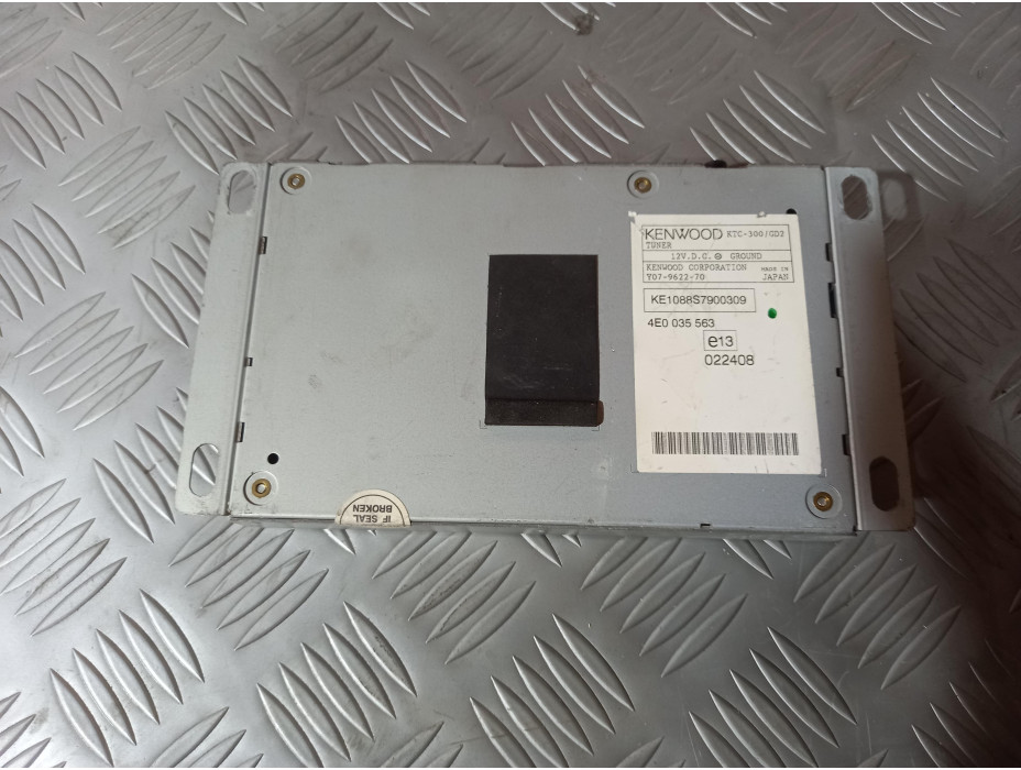 Радио контрол модул за Audi A8 D3 Радио контрол модул за Audi A8 D3