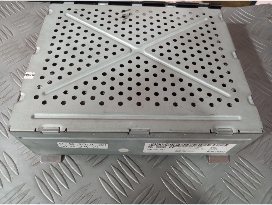 Радио модул за Audi A8 D3 Радио модул за Audi A8 D3