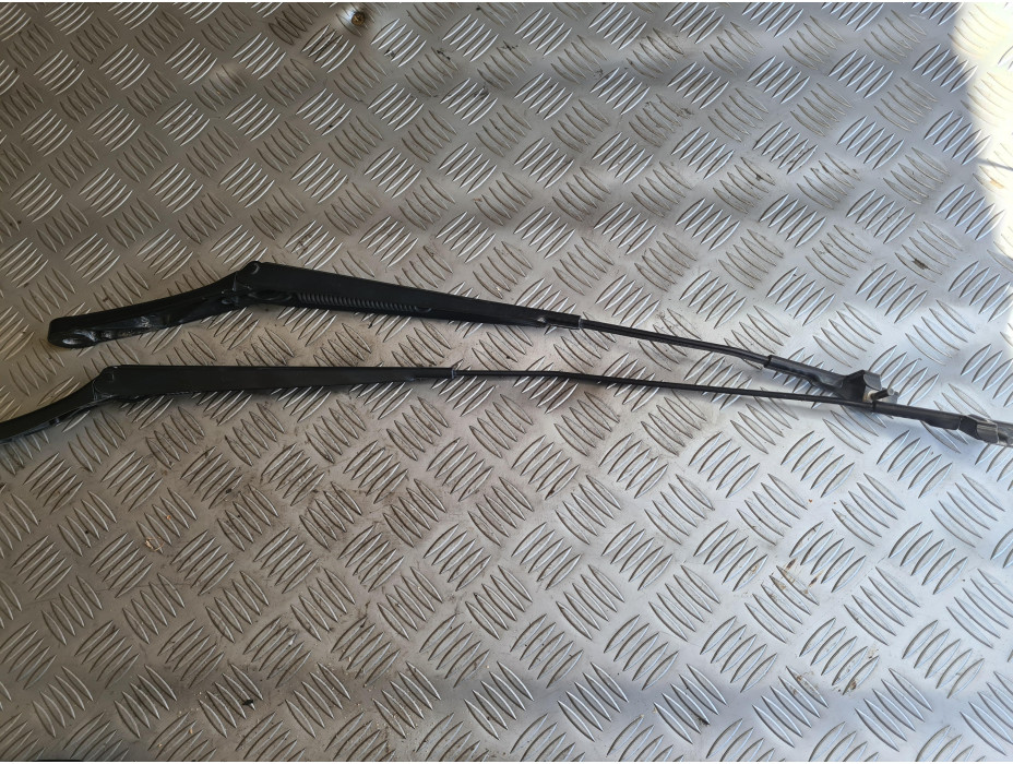 Рамена за чистачки за Audi A3 8P Рамена за чистачки за Audi A3 8P