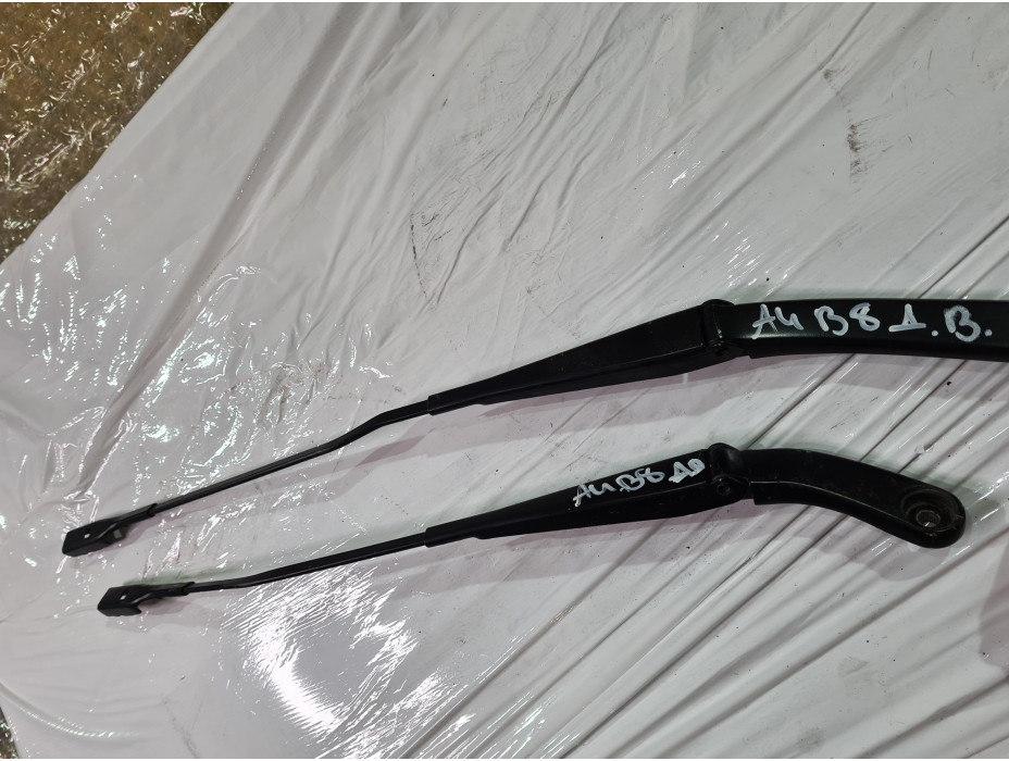 Рамене за чистачки за Ауди А4 Б8 / Audi A4 B8 2.0 TDI комби