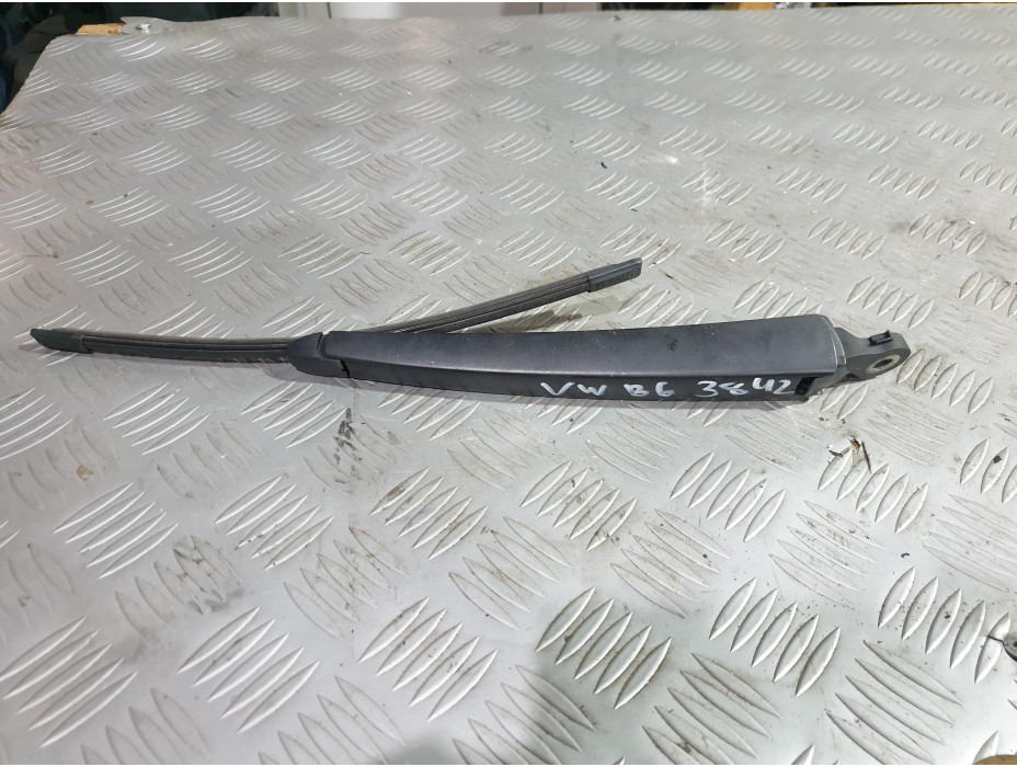 Рамо за задна чистачка за VW Passat B6 2.0 TDI Рамо за задна чистачка за VW Passat B6 2.0 TDI