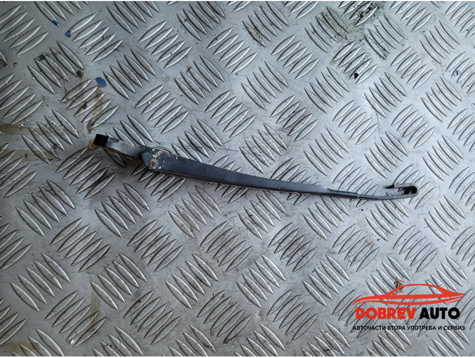 Рамо задна чистачка за VW Touran 1T Рамо задна чистачка за VW Touran 1T