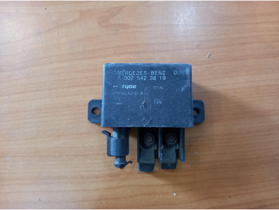 Реле за Mercedes E Class W 211 3.2 CDI